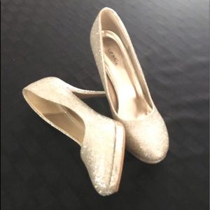 Platform Heels.  Size 10 Medium glitter gold